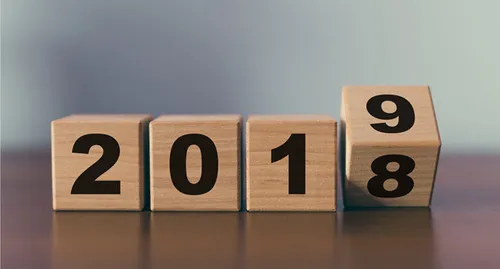 wooden blocks with 2018 and 2019