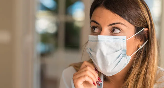 woman in face mask