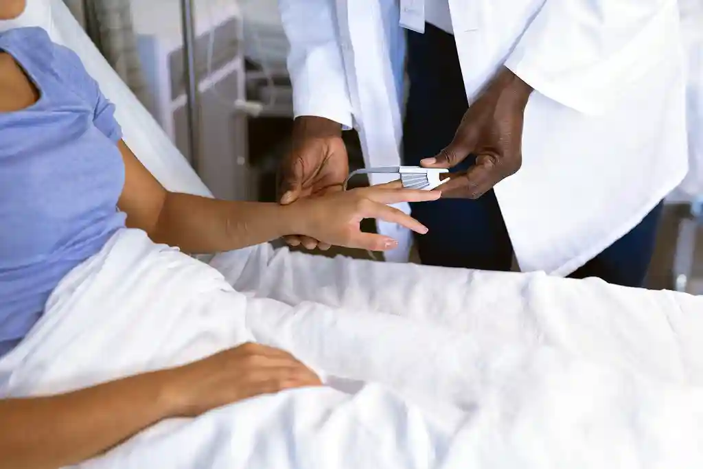 photo of doctor putting oximeter on woman's finger