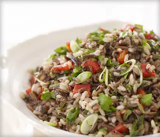 brown rice salad with roasted peppers and scallion