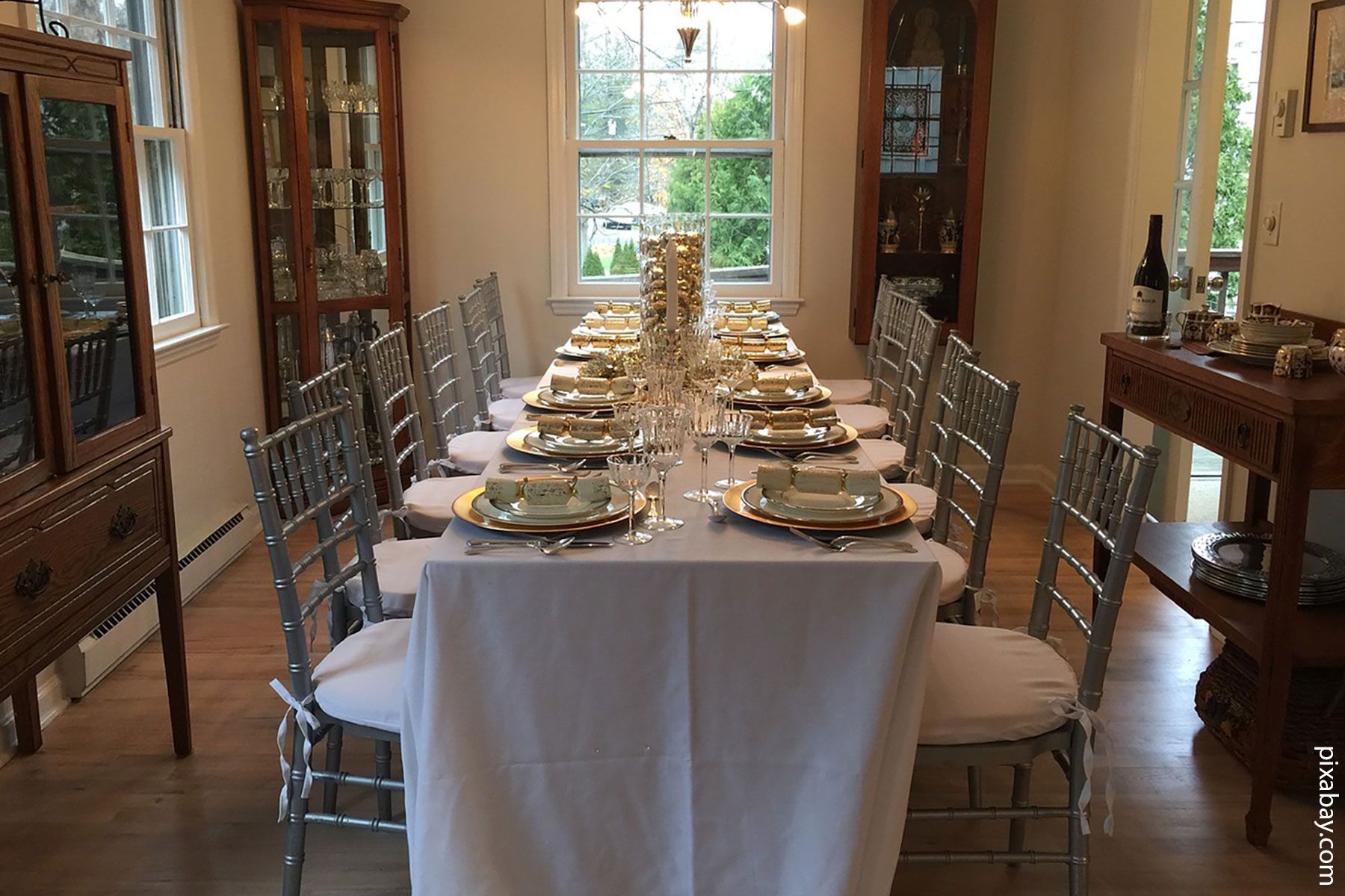 photo of thanksgiving table