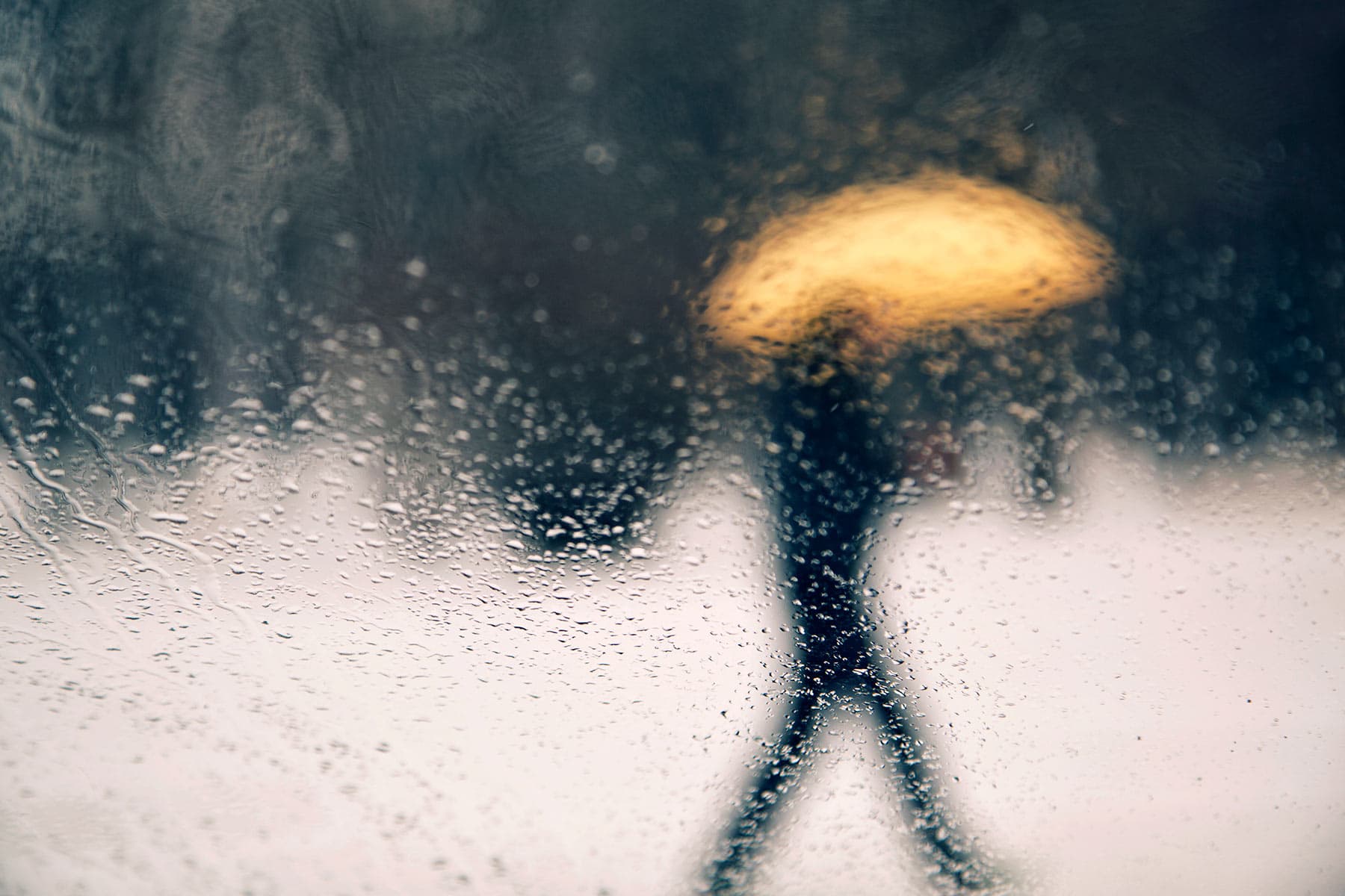 The weather can affect how good (or bad) your skin and joints feel with psoriasis and psoriatic arthritis. Here’s how to read the forecast with your condition in mind.