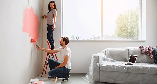 couple painting room