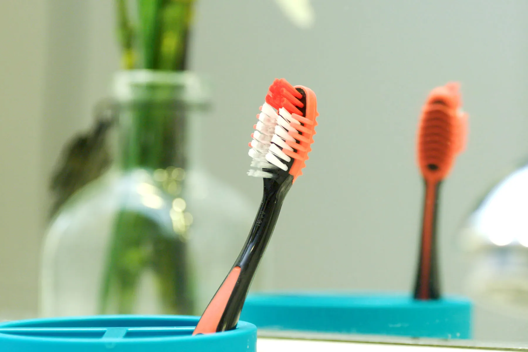 how to clean toothbrush