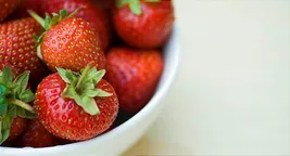 bowl of strawberrys