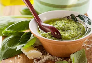 pesto in bowl