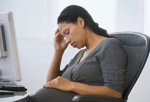 pregnant woman with headache