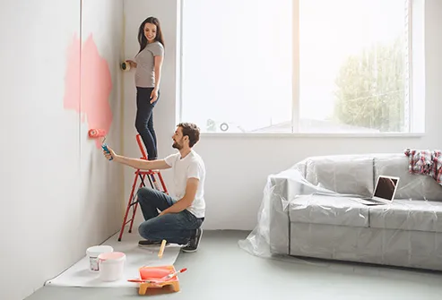 couple painting room