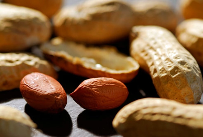Shelled Peanuts or Pistachios