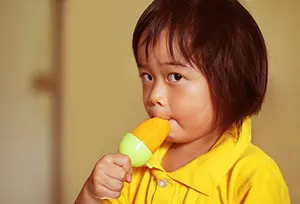 girl with icepop