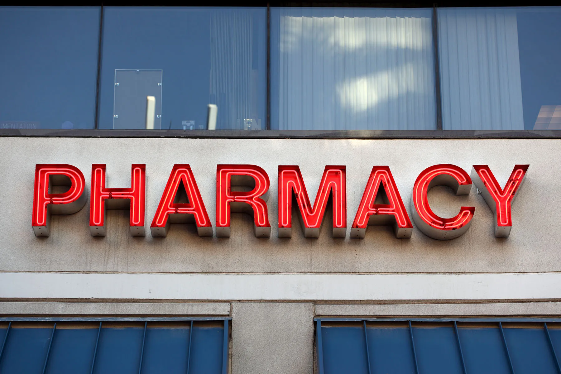 FDA Says Retail Pharmacies Can Now Provide Abortion Capsules thumbnail