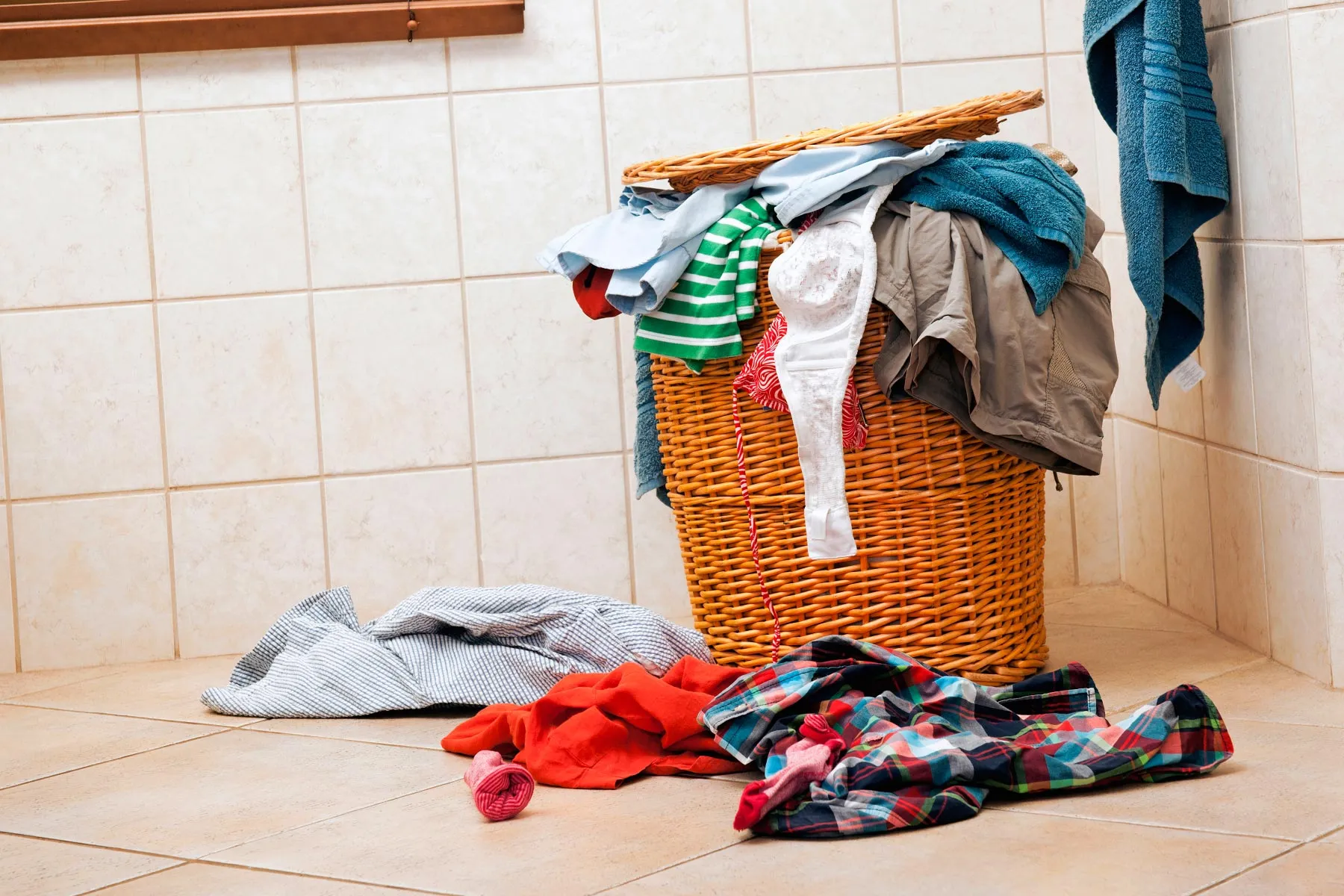 how to disinfect colored clothes in laundry