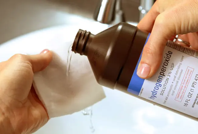 True or False? Cleaning a Wound With Hydrogen Peroxide or Rubbing Alcohol Is Best