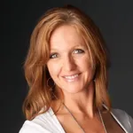 Dr. Lisa Staudt, DC - PAPILLION, NE - Chiropractor, Physical Medicine & Rehabilitation, Nutrition, Sports Medicine