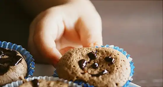 hand taking a cookie